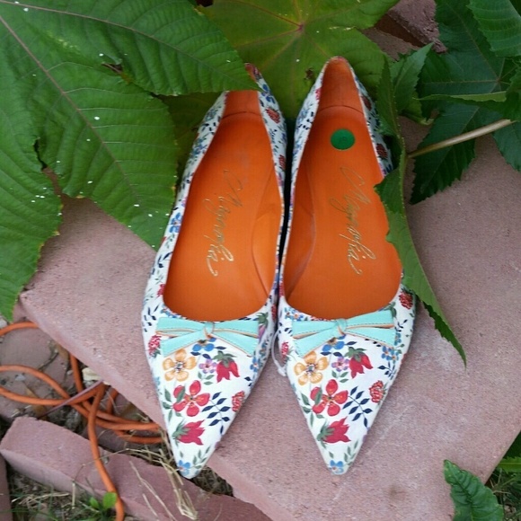 Super Cute‎ SWEET Floral Flats - Picture 5 of 5